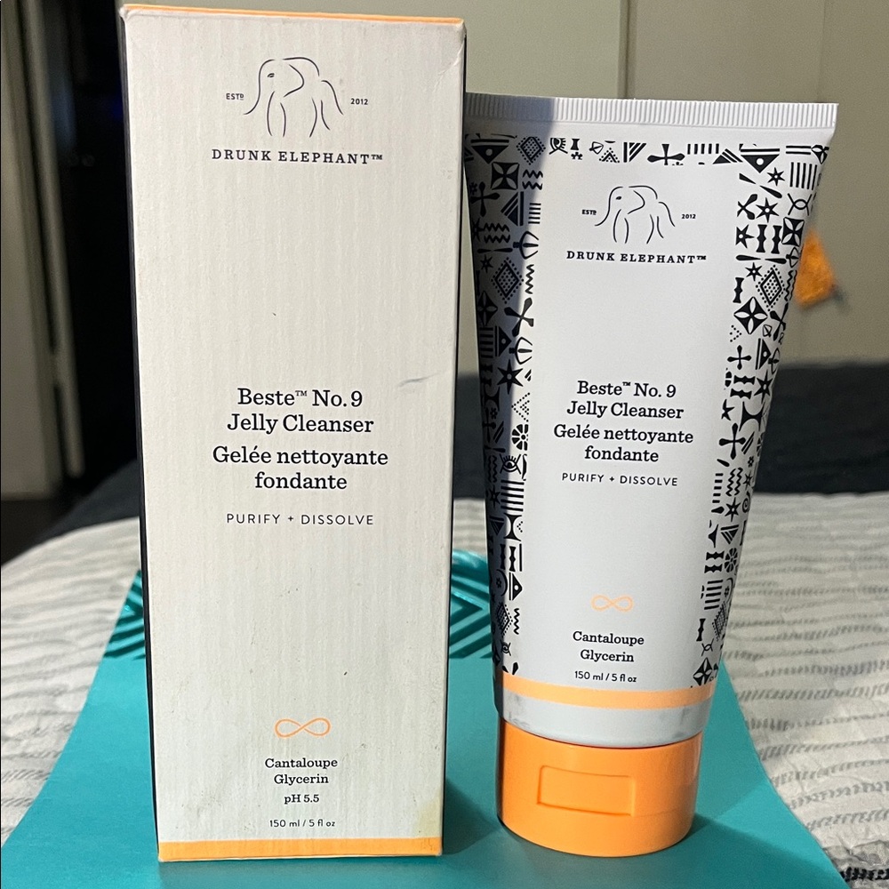 Drunk Elephant Beste No. 9 Cleanser with Orange Cap